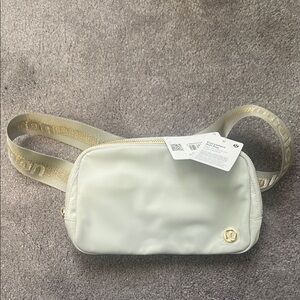 NWT lululemon athletica everywhere Bag